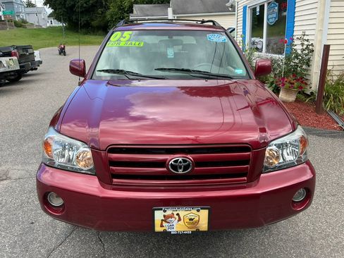 Used 2005 Toyota Highlander 4WD V6 w/ Appearance Pkg image 4