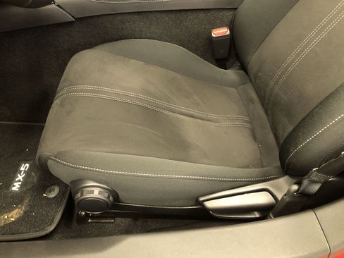 Used 2025 MAZDA MX-5 Miata Club image 13