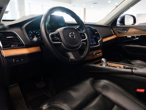 Used 2019 Volvo XC90 T8 Inscription w/ Advanced Package image 9