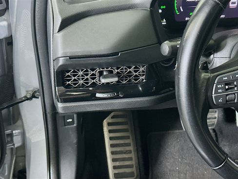 Used 2023 Honda Accord Sport image 17