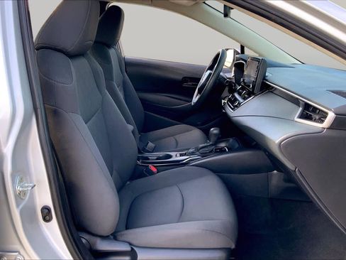 Used 2022 Toyota Corolla LE FWD image 9