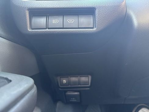 Used 2025 Toyota Prius LE image 14