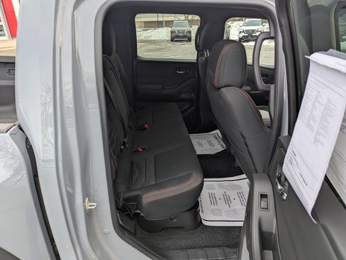 Used 2024 Nissan Frontier PRO-4X w/ Technology Package image 16