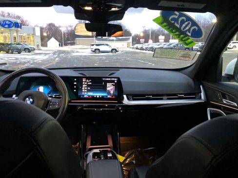 Used 2025 BMW X1 xDrive28i image 31