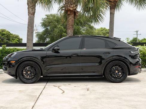 Used 2025 Porsche Cayenne GTS AWD/4WD image 4