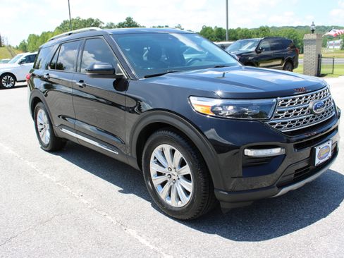 Used 2021 Ford Explorer Limited w/ Equipment Group 301A RWD image 4