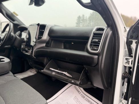 Used 2024 RAM 2500 Big Horn w/ Sport Appearance Package image 32