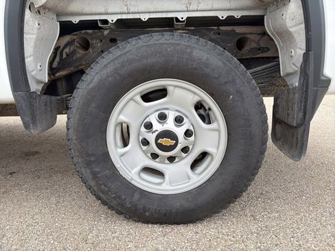 Used 2025 Chevrolet Silverado 2500 W/T w/ WT Convenience Package image 3