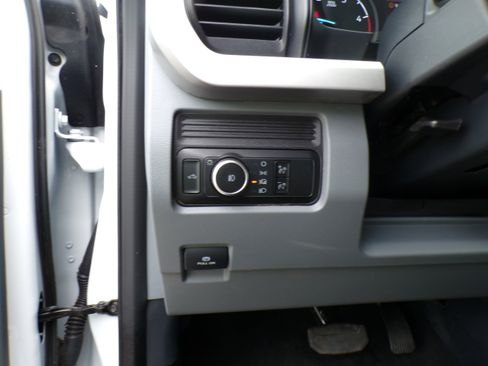 Used 2024 Ford F250 XLT image 14