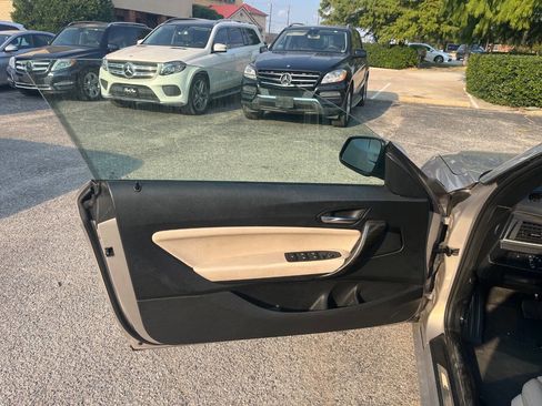 Used 2016 BMW 228i Convertible image 9