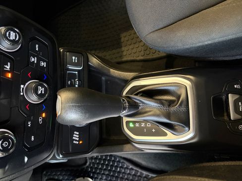 Used 2023 Jeep Renegade Latitude AWD/4WD image 15