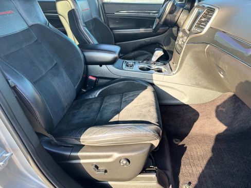 Used 2017 Jeep Grand Cherokee Trailhawk image 20