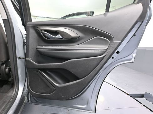 Used 2024 GMC Terrain SLE image 40