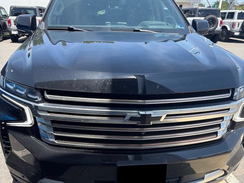 Used 2021 Chevrolet Tahoe High Country w/ Premium Package AWD/4WD image 2