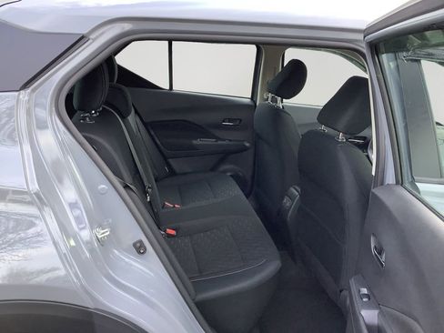 Used 2023 Nissan Kicks SV image 13