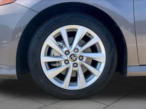 Used 2024 Toyota Camry LE w/ Convenience Package FWD image 11