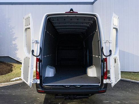 Used 2025 Mercedes-Benz Sprinter 3500 image 23