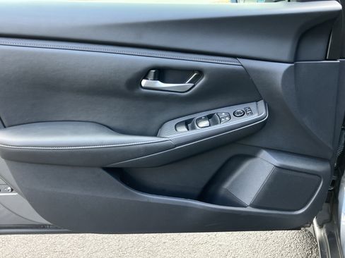 Used 2024 Nissan Sentra SV FWD image 14