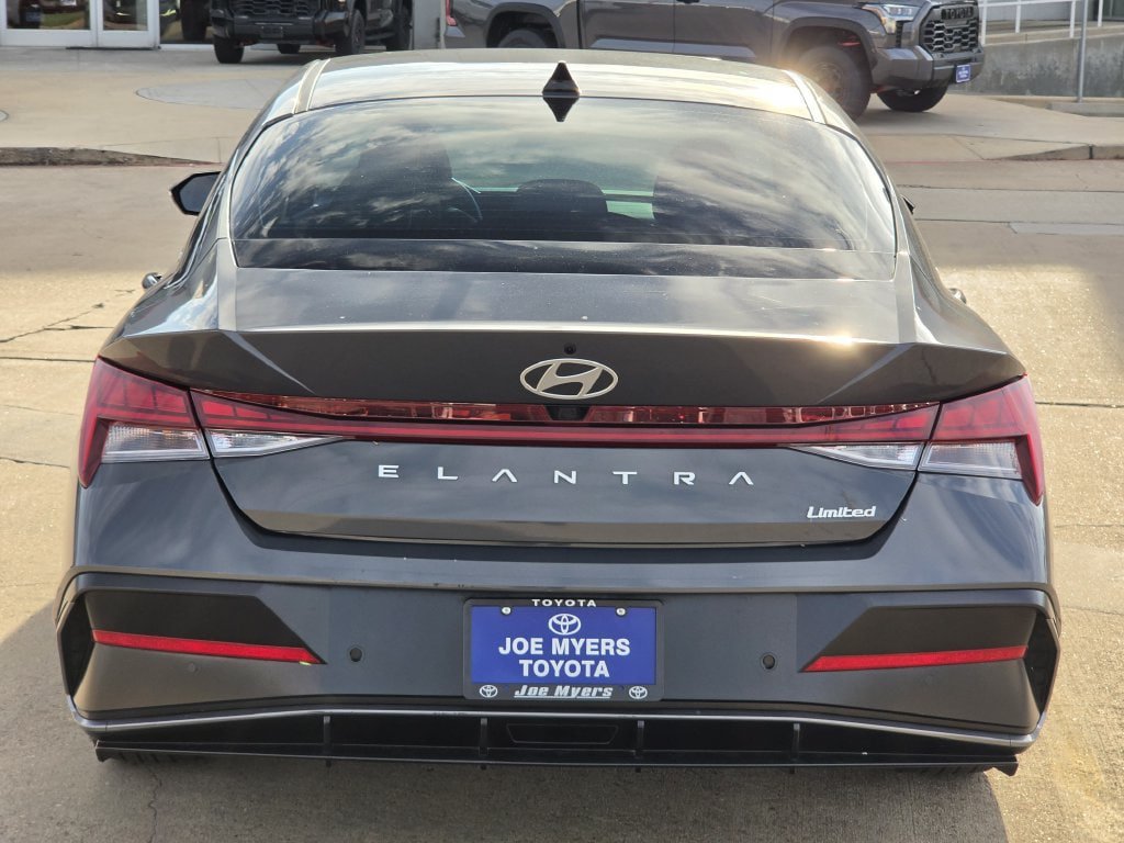 Used 2024 Hyundai Elantra Limited FWD image 8