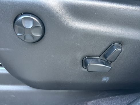 Used 2017 Jeep Grand Cherokee Limited image 35