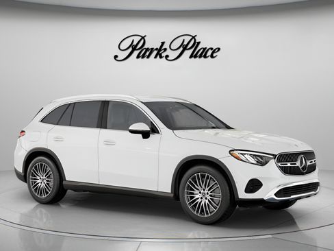 Used 2026 Mercedes-Benz GLC 300 image 32