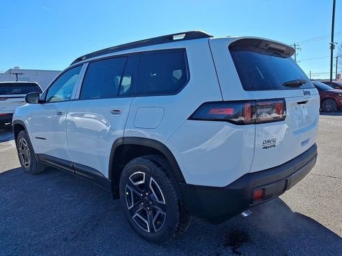 New 2026 Jeep Cherokee Laredo image 3