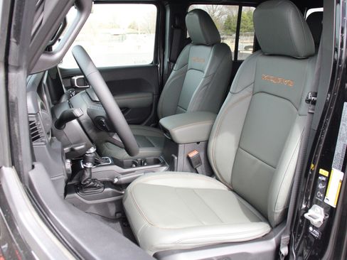 New 2026 Jeep Gladiator Mojave AWD/4WD image 5