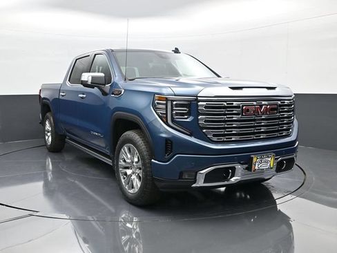 Used 2025 GMC Sierra 1500 Denali AWD/4WD image 3