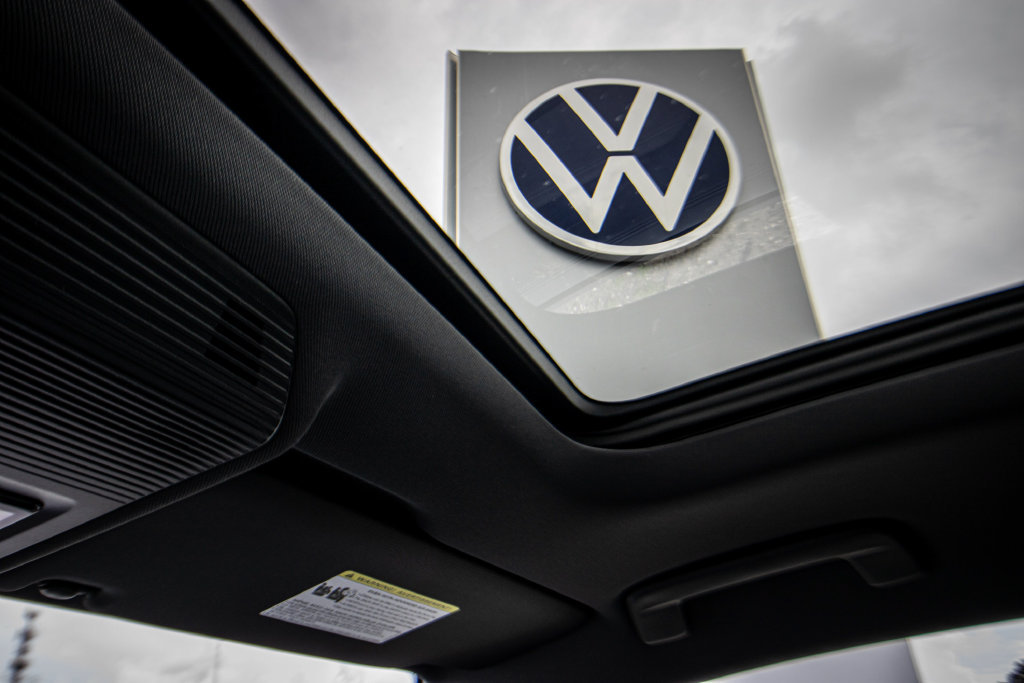New 2026 Volkswagen Tiguan SE R-Line FWD image 45