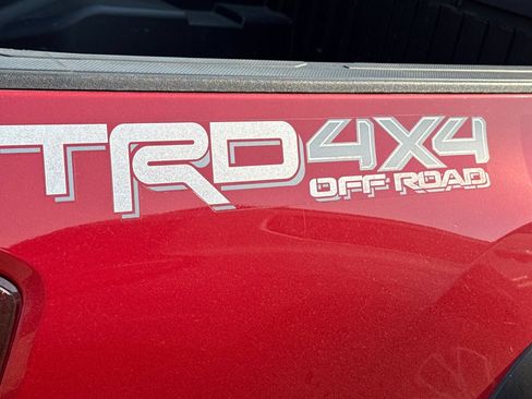 Used 2019 Toyota Tacoma TRD Off-Road AWD/4WD image 6