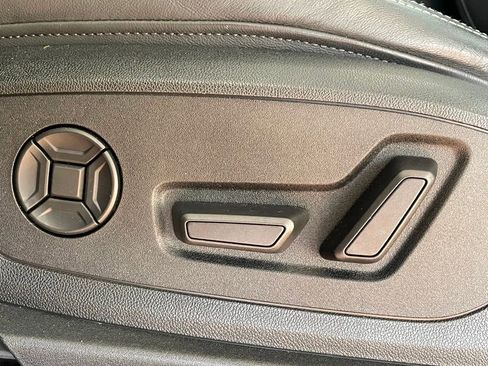 Used 2021 Audi e-tron Premium Plus w/ Premium Plus Package image 14