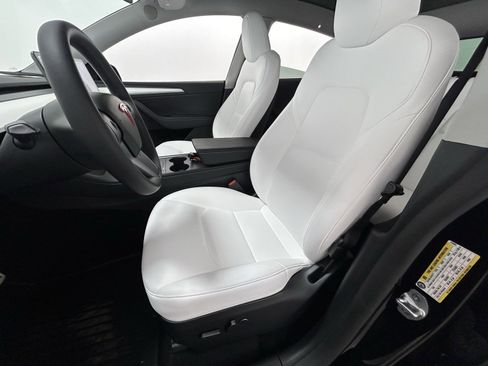 Used 2024 Tesla Model Y Performance image 24