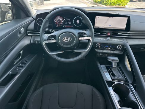 Used 2024 Hyundai Elantra SEL w/ Convenience Package FWD image 7