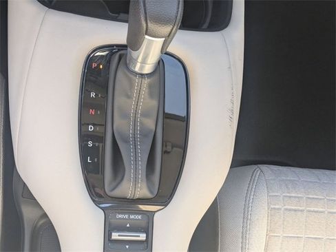 Used 2025 Honda HR-V LX image 21