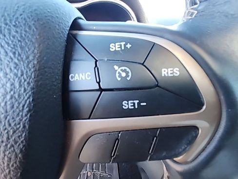 Used 2017 Jeep Grand Cherokee Limited image 13