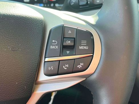 Used 2026 Ford Explorer Active AWD/4WD image 27