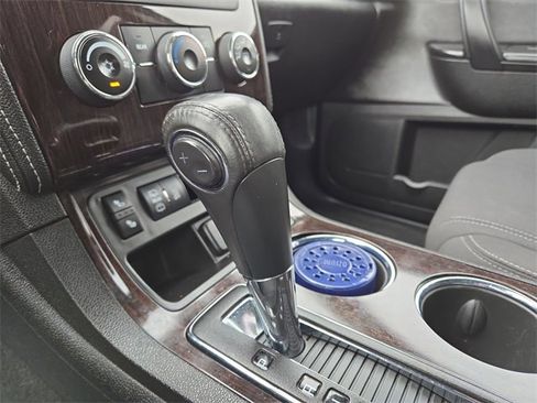Used 2017 Chevrolet Traverse LT w/ Style and Technology Package image 15