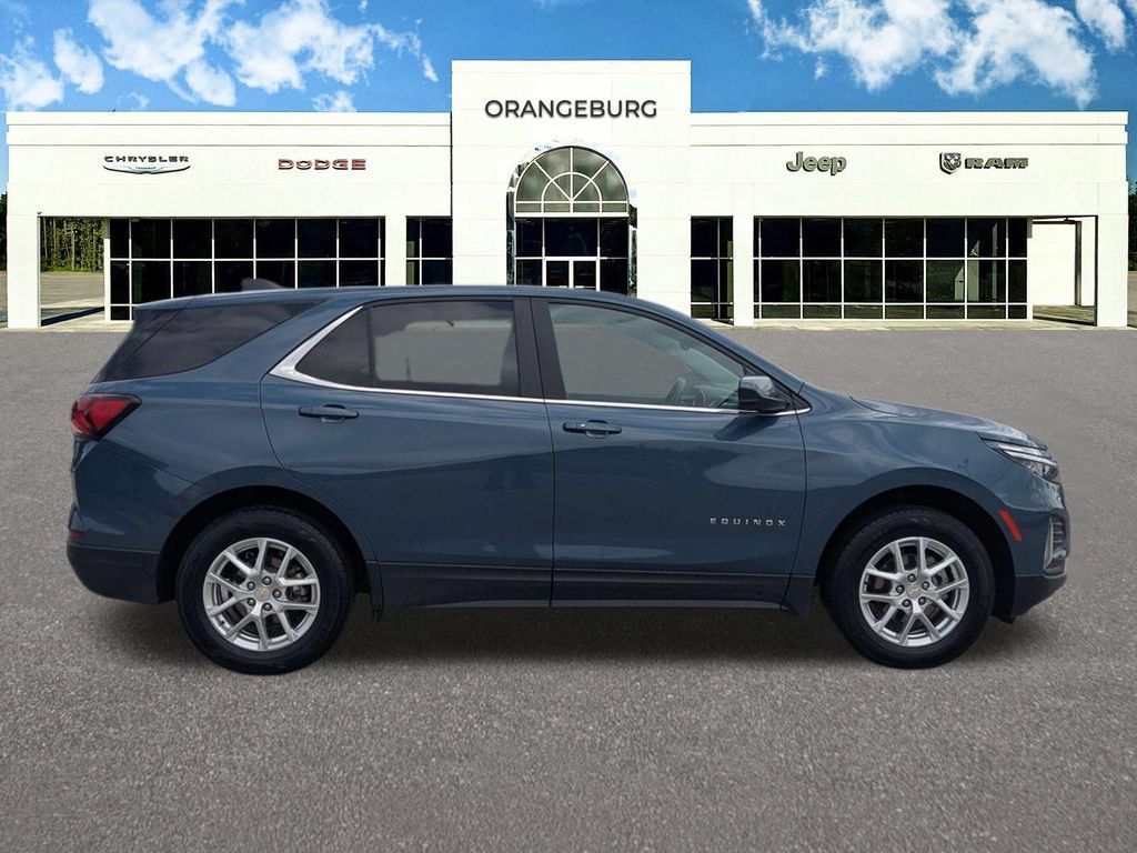Used 2024 Chevrolet Equinox LT AWD/4WD image 9