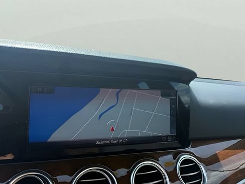 Used 2019 Mercedes-Benz E 300 4MATIC image 15