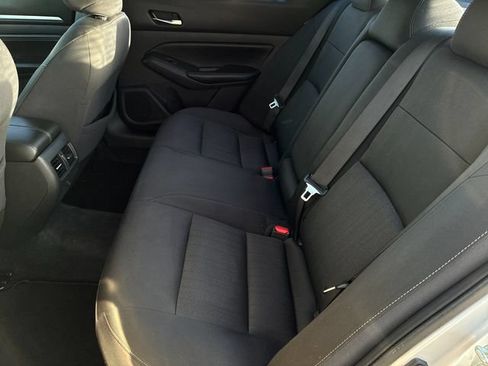 Used 2019 Nissan Altima 2.5 SV FWD image 10