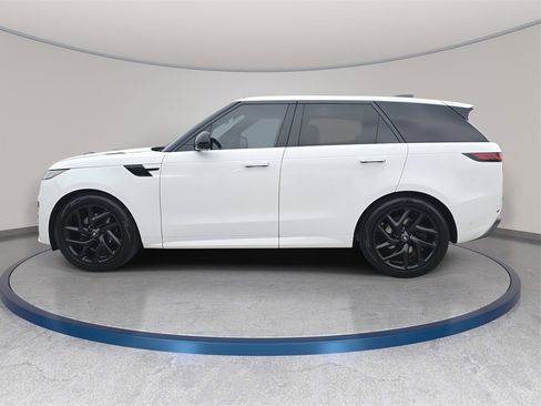 Used 2023 Land Rover Range Rover Sport SE Dynamic image 8