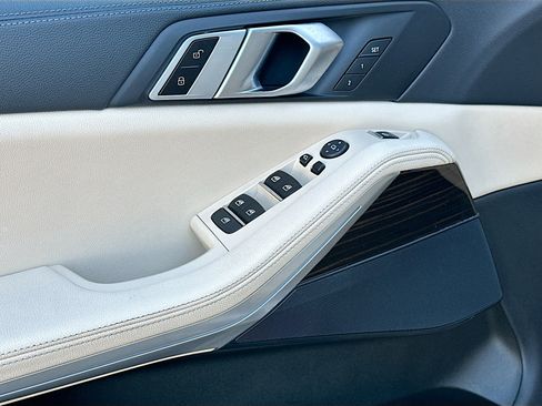 Used 2020 BMW X5 sDrive40i w/ Parking Assistance Package image 18