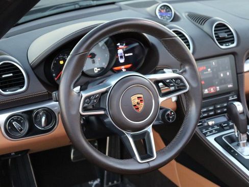 Used 2018 Porsche 718 Boxster S image 24