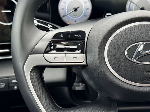 Certified 2021 Hyundai Elantra Limited FWD image 10