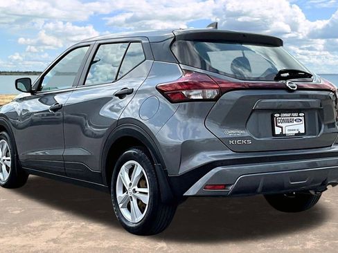 Used 2021 Nissan Kicks S image 5