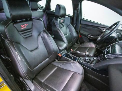 Used 2017 Ford Focus ST w/ Equipment Group 402A image 21