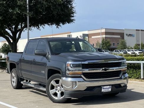 Used 2018 Chevrolet Silverado 1500 LT w/ Texas Edition RWD image 2