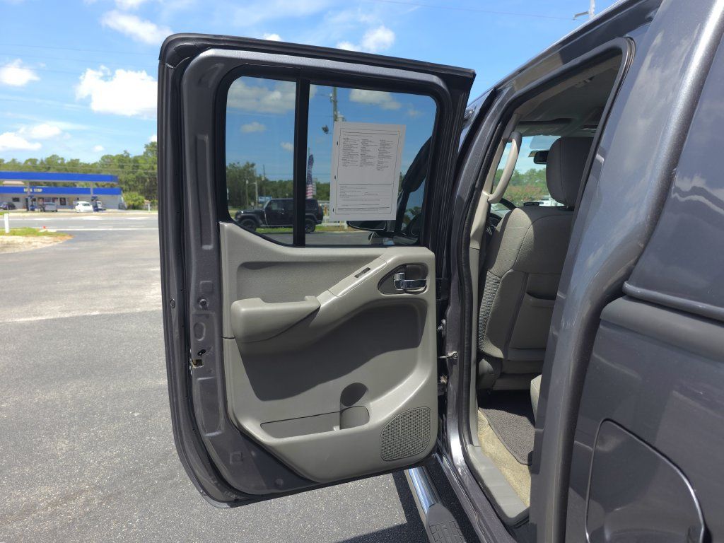Used 2018 Nissan Frontier SV w/ Value Truck Package RWD image 12