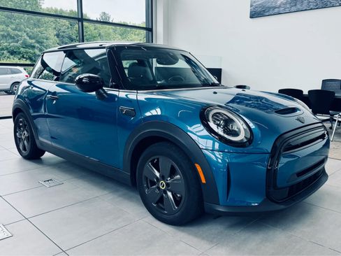 Used 2024 MINI Cooper SE FWD image 4