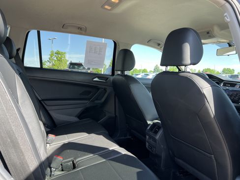 Used 2019 Volkswagen Tiguan SE AWD/4WD image 18